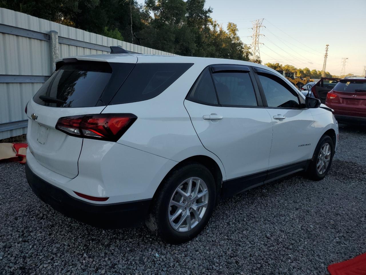 2022 Chevrolet Equinox Ls - Image 3