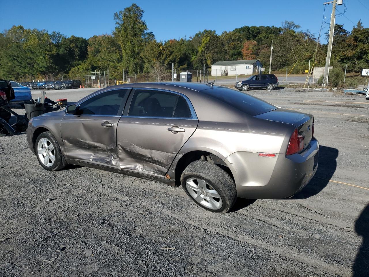 2011 Chevrolet Malibu Ls - Фото 2
