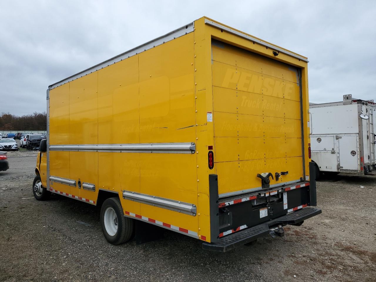 2022 GMC Savana Cut - Box Truck - Image 2