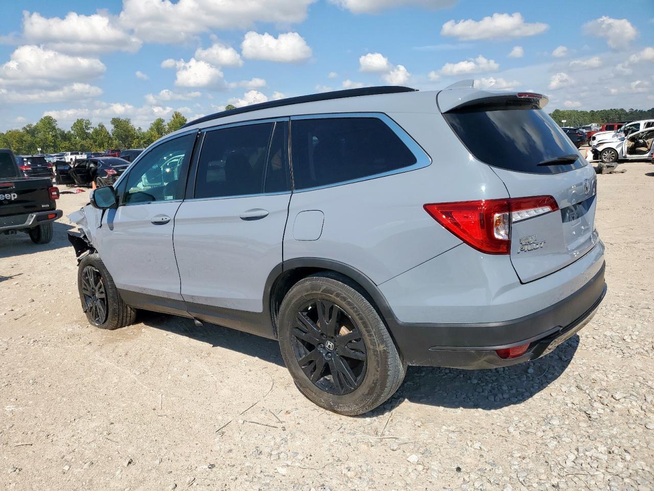 2022 Honda Pilot Se - Image 2