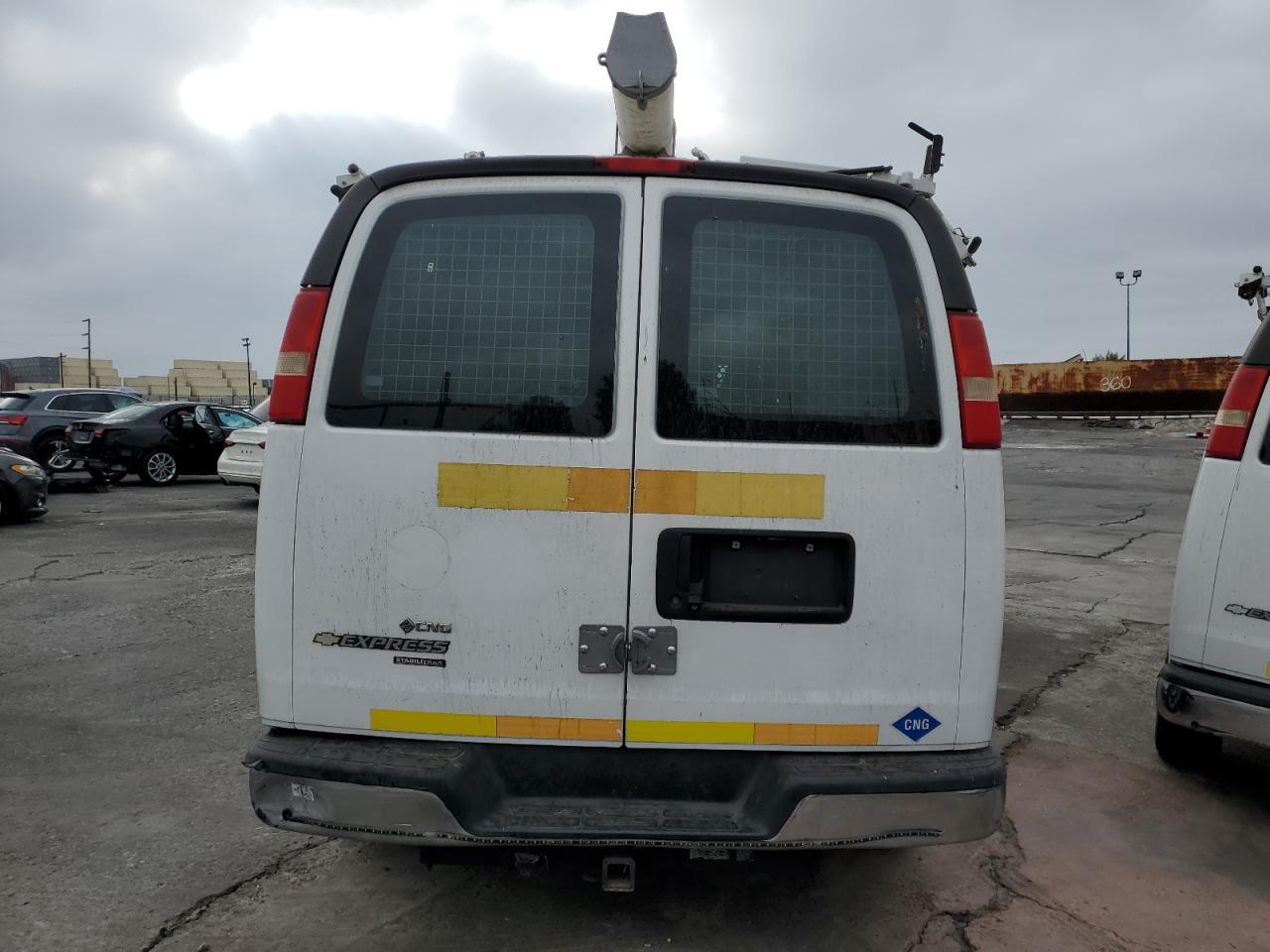 2014 Chevrolet Express G2500 Cargo Van - Pri Fleet - Image 6