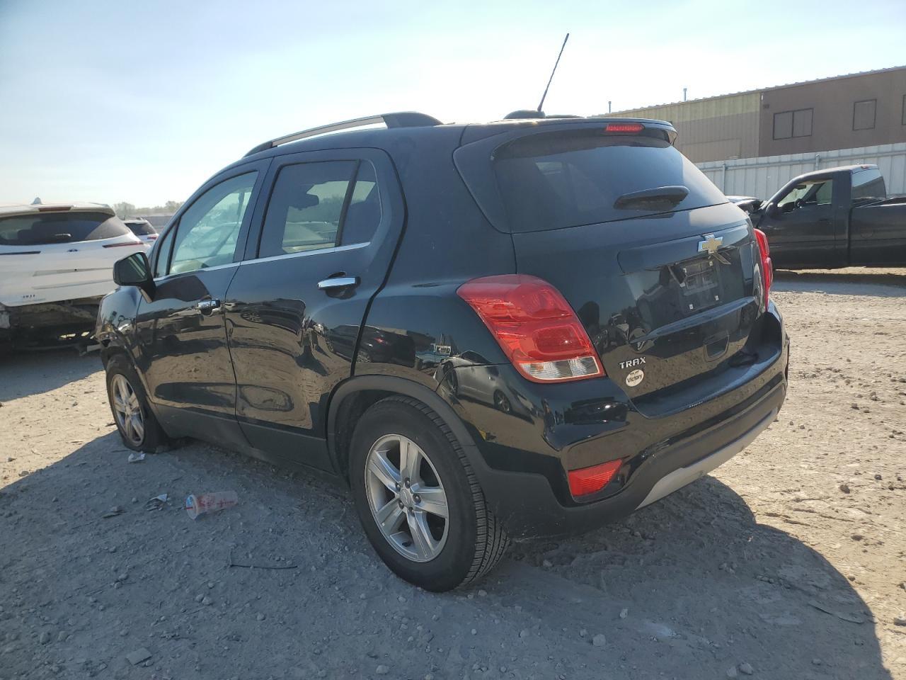 2019 Chevrolet Trax 1Lt - Image 2