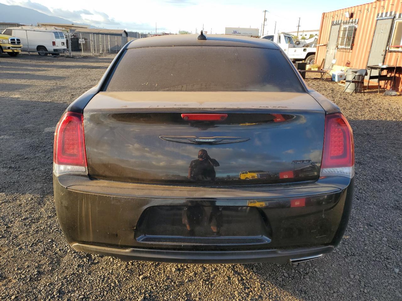 2019 Chrysler 300 S - Image 6