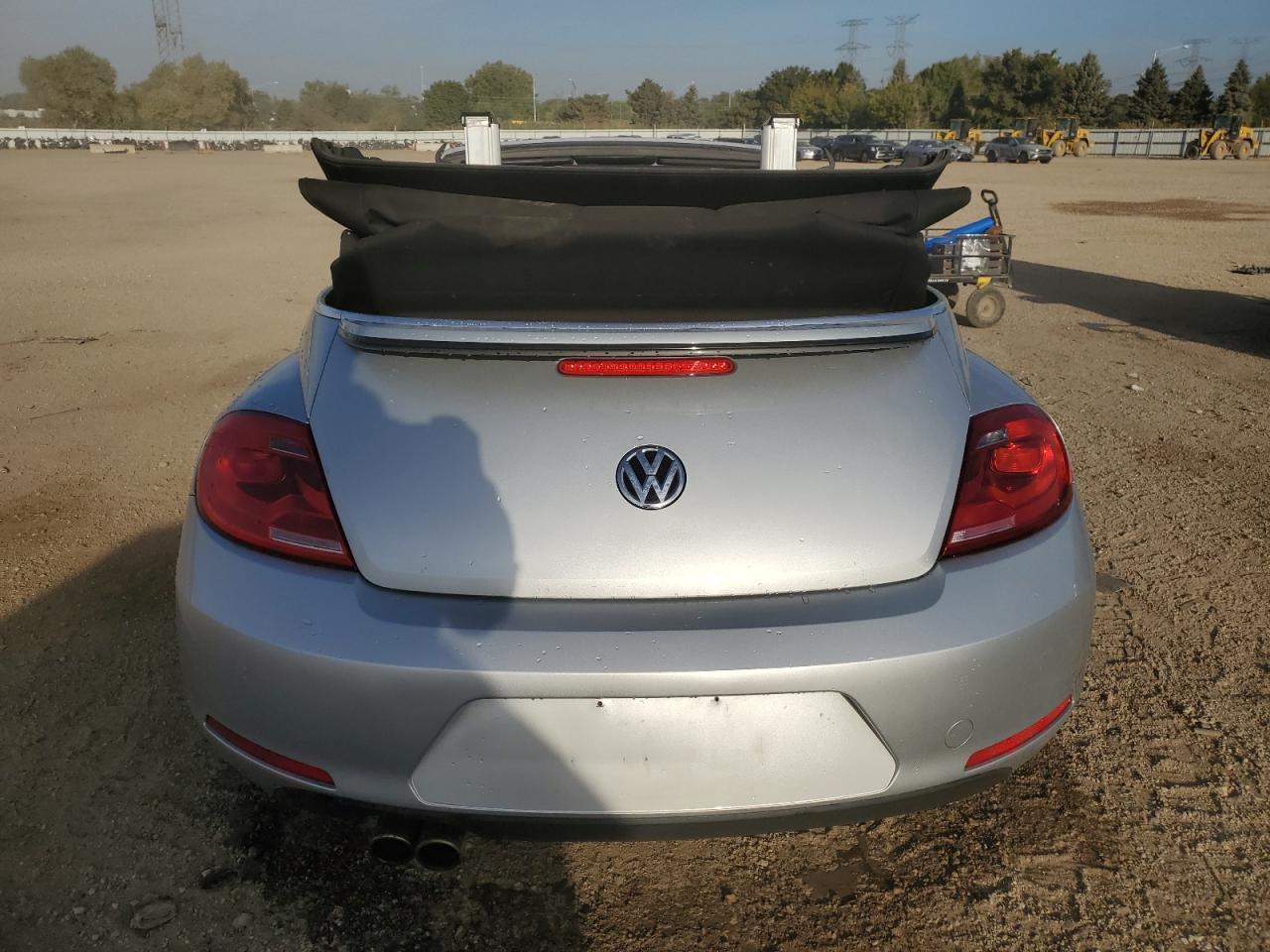 2013 Volkswagen Beetle - Image 6