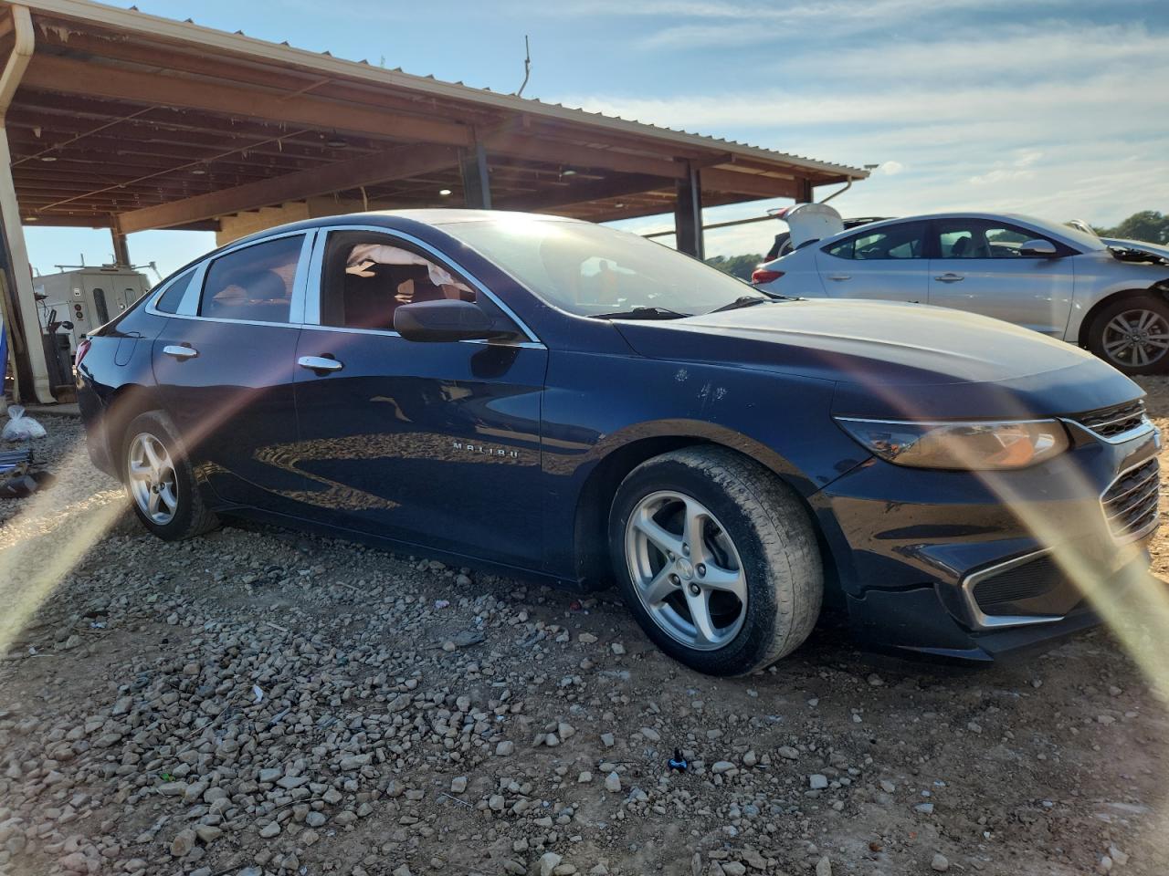 2017 Chev Malibu Ls - Image 4