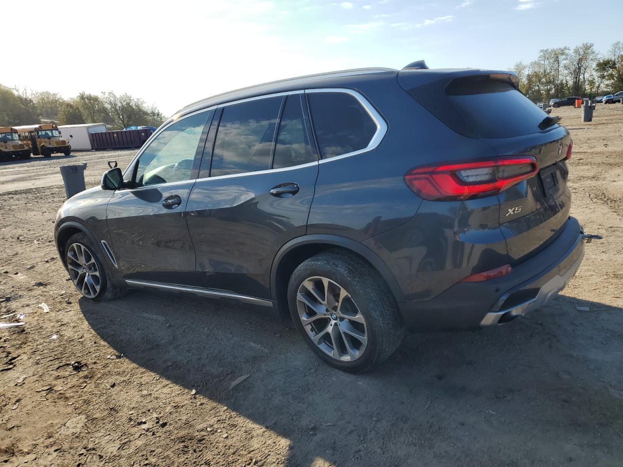 2019 BMW X5 xDrive40I - Фото 2