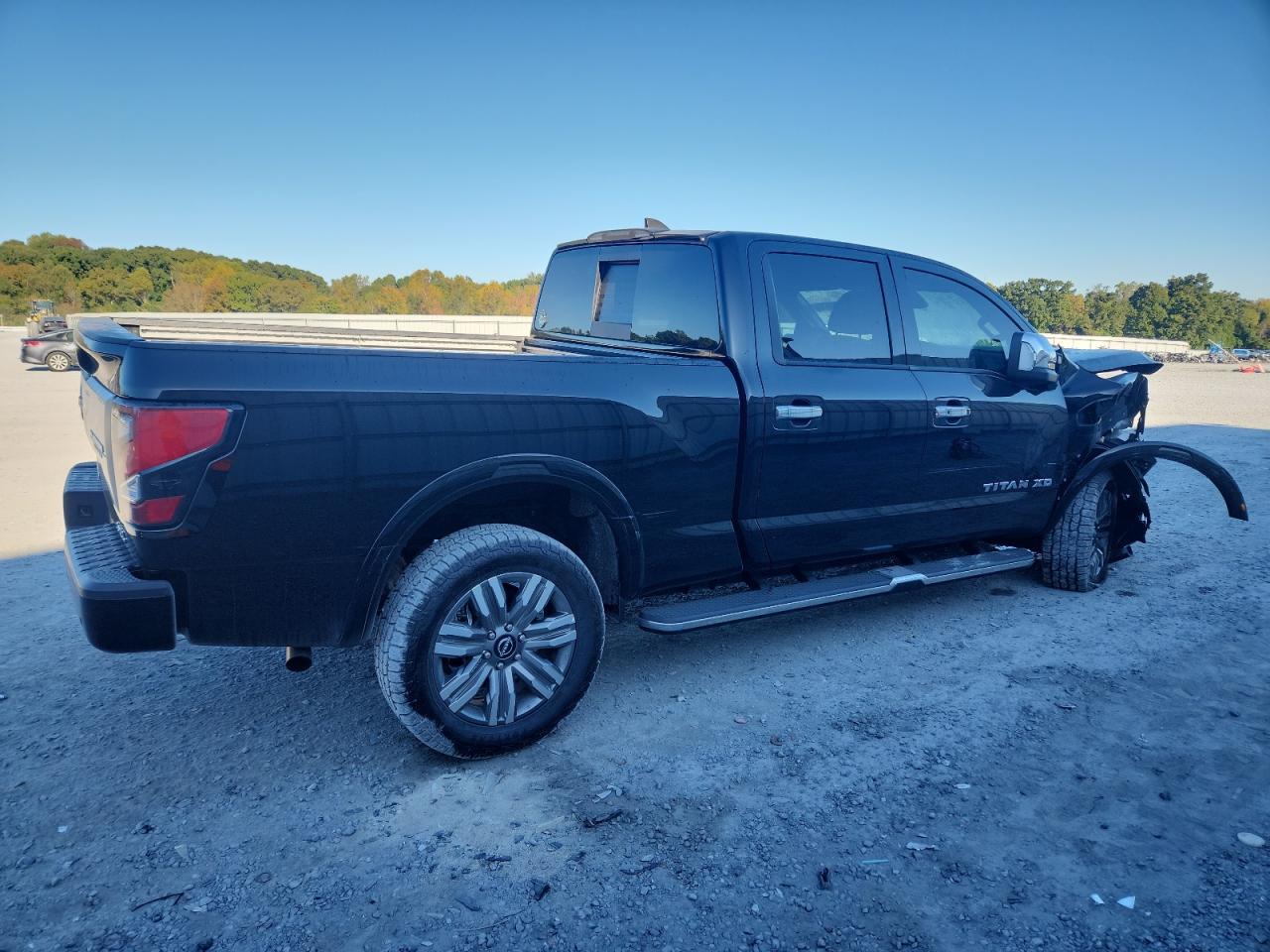 2024 Nissan Titan Crew - Фото 3
