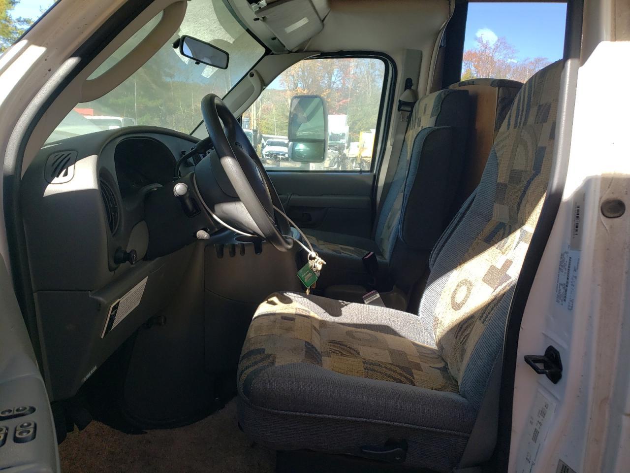 2003 Ford E450 Recreational Vehicle - Фото 5