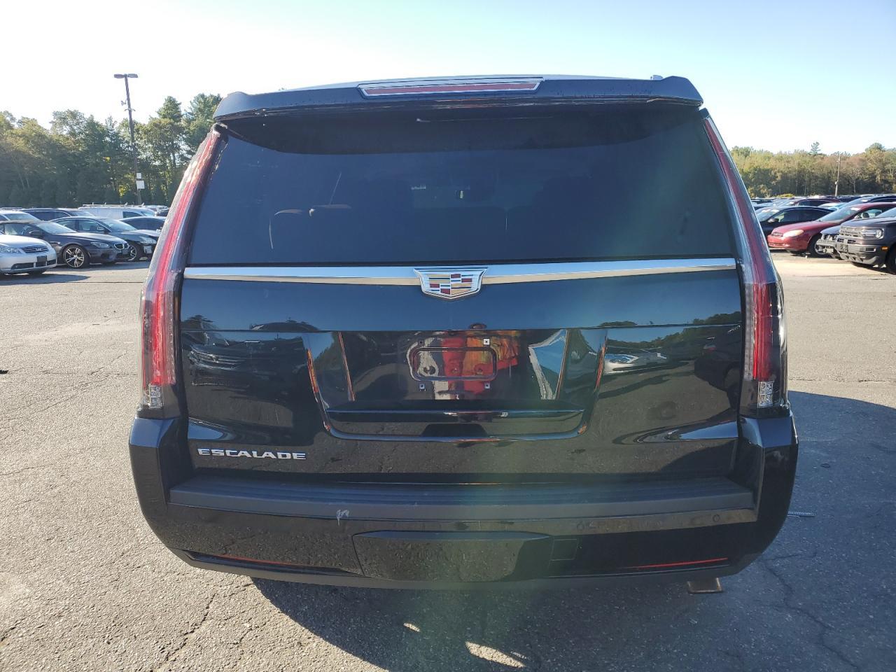 2016 Cadillac Escalade Premium - Image 6