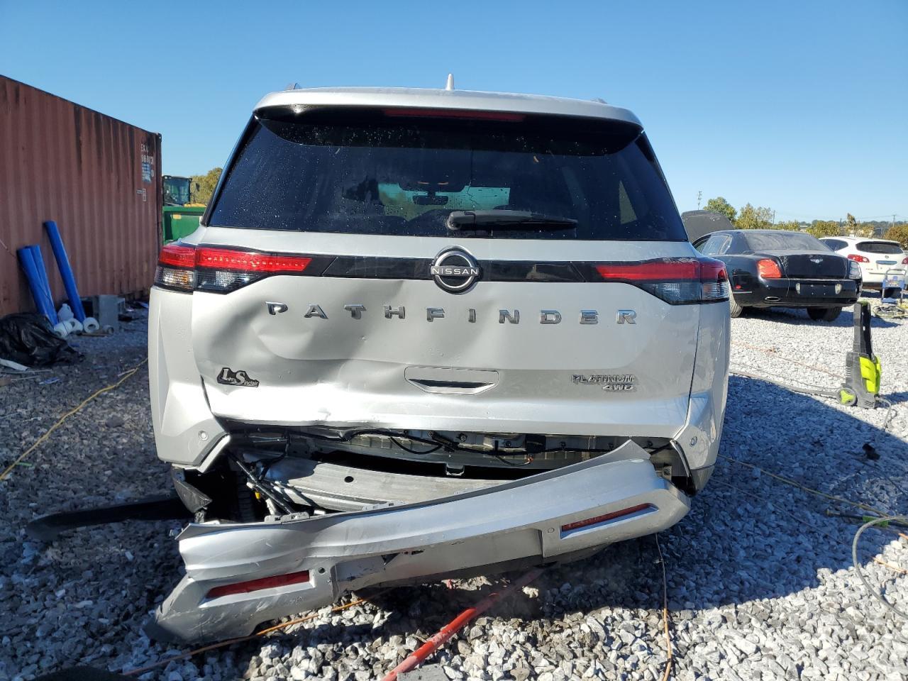 2023 Nissan Pathfinder Platinum - Image 6