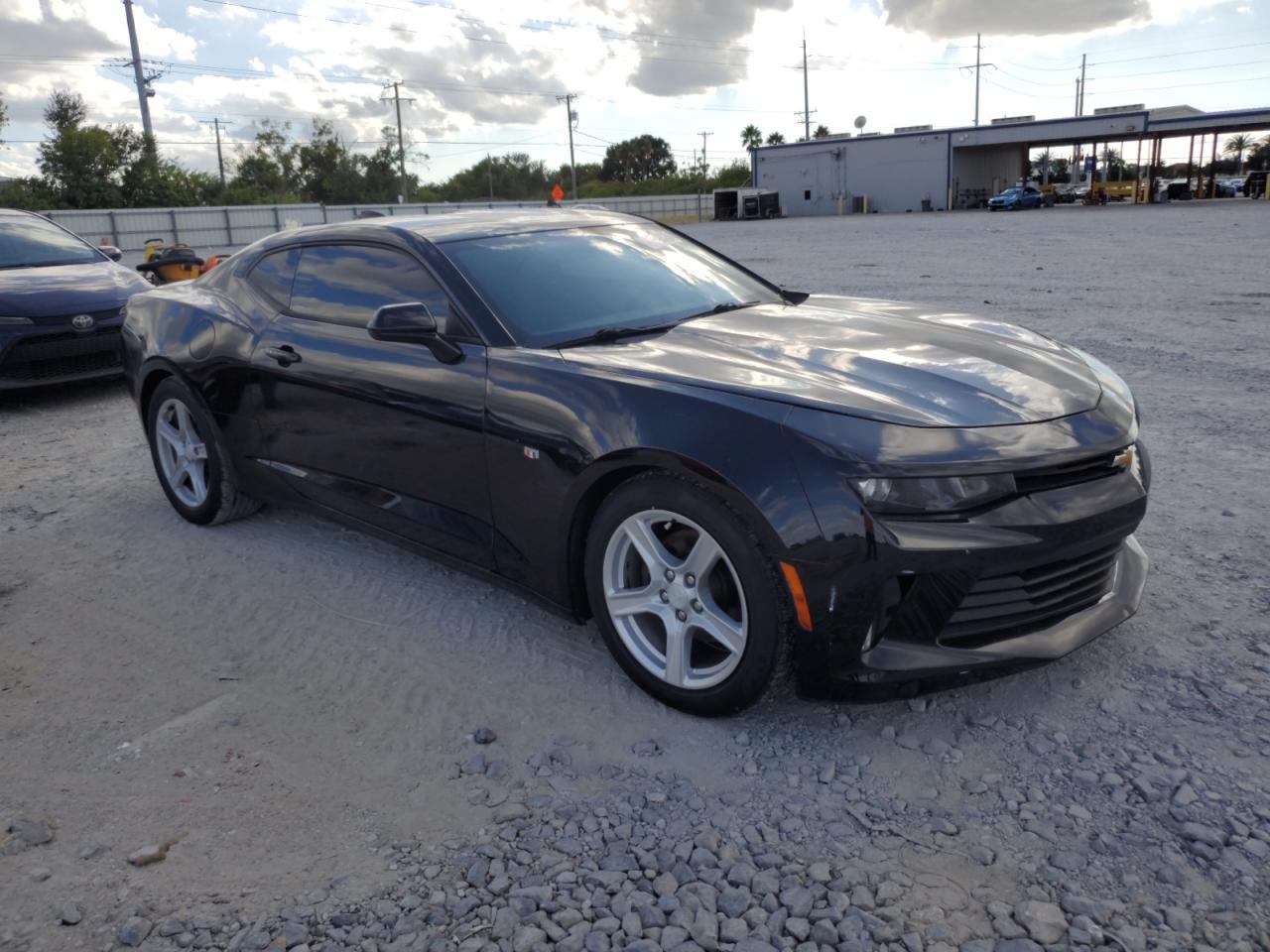 2017 Chevrolet Camaro Lt - Image 4