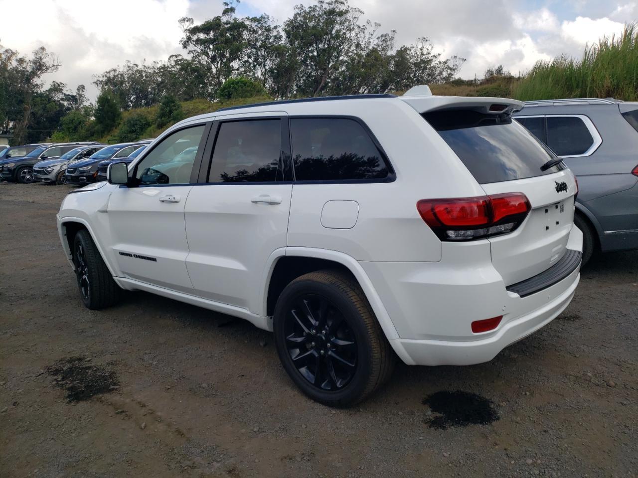 2022 Jeep Grand Cherokee Laredo E - Image 2