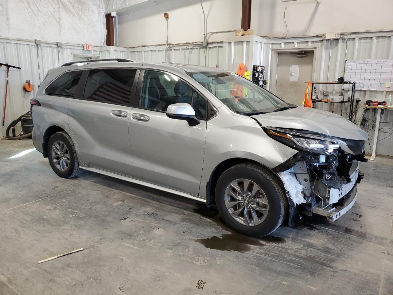 2022 Toyota Sienna Xle - Фото 4