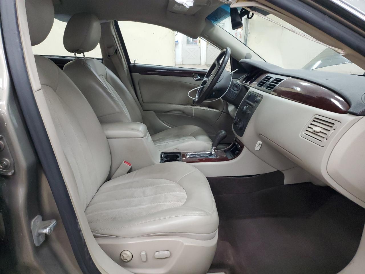 2010 Buick Lucerne Cxl - Image 7