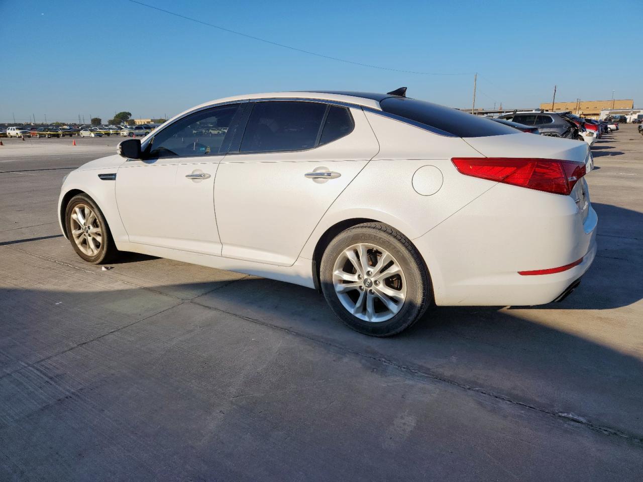 2011 Kia Optima Ex - Image 2