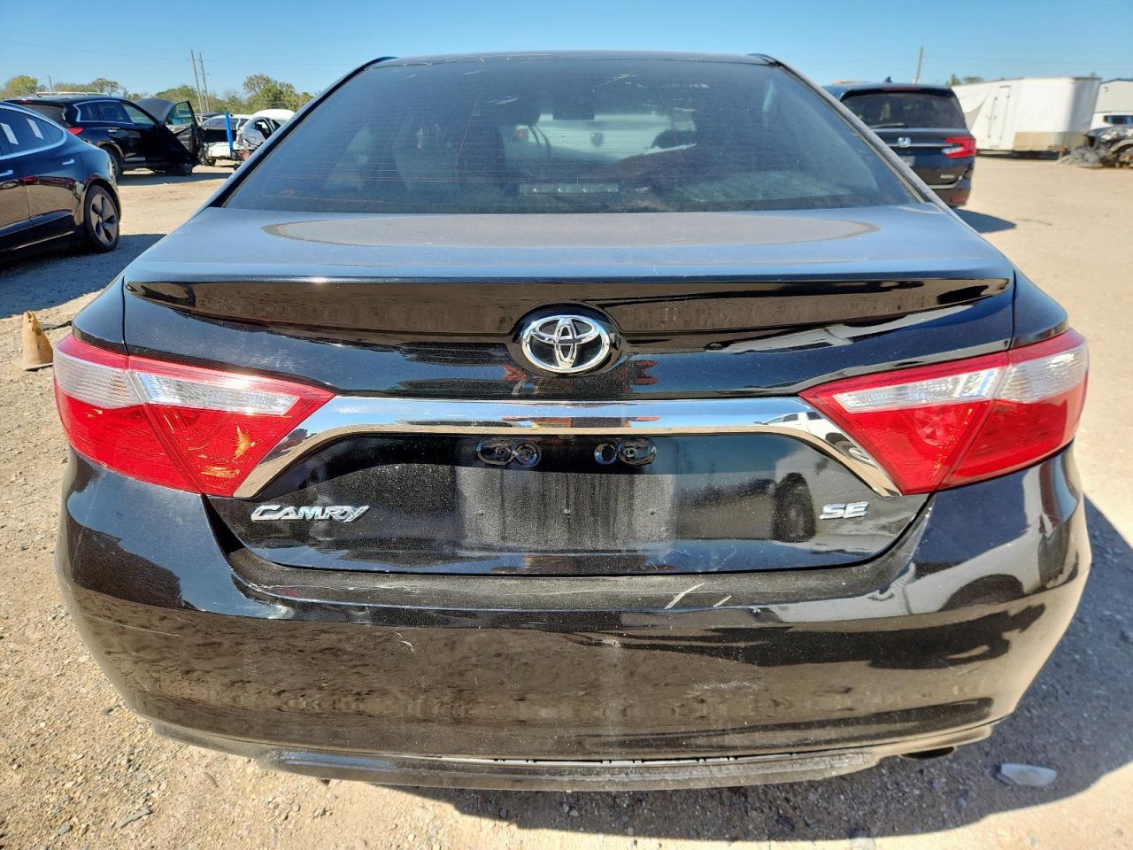 2017 Toyota Camry Le - Image 6