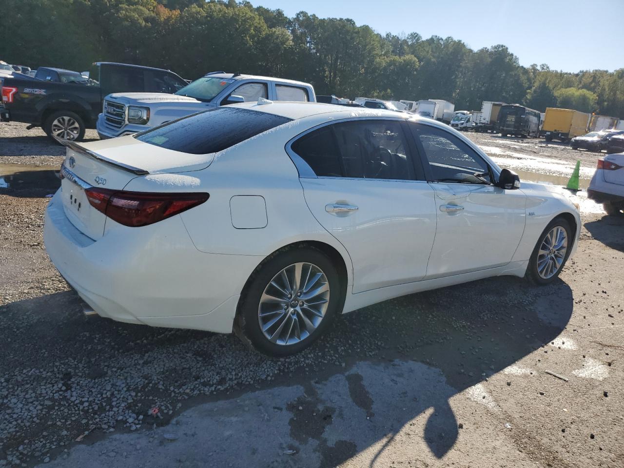 2018 Infiniti Q50 Luxe - Image 3