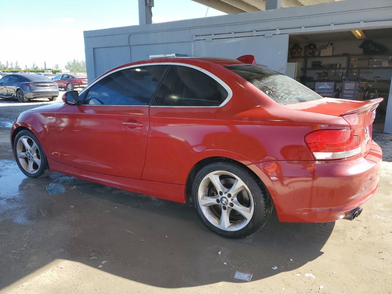 2010 BMW 128 I - Image 2