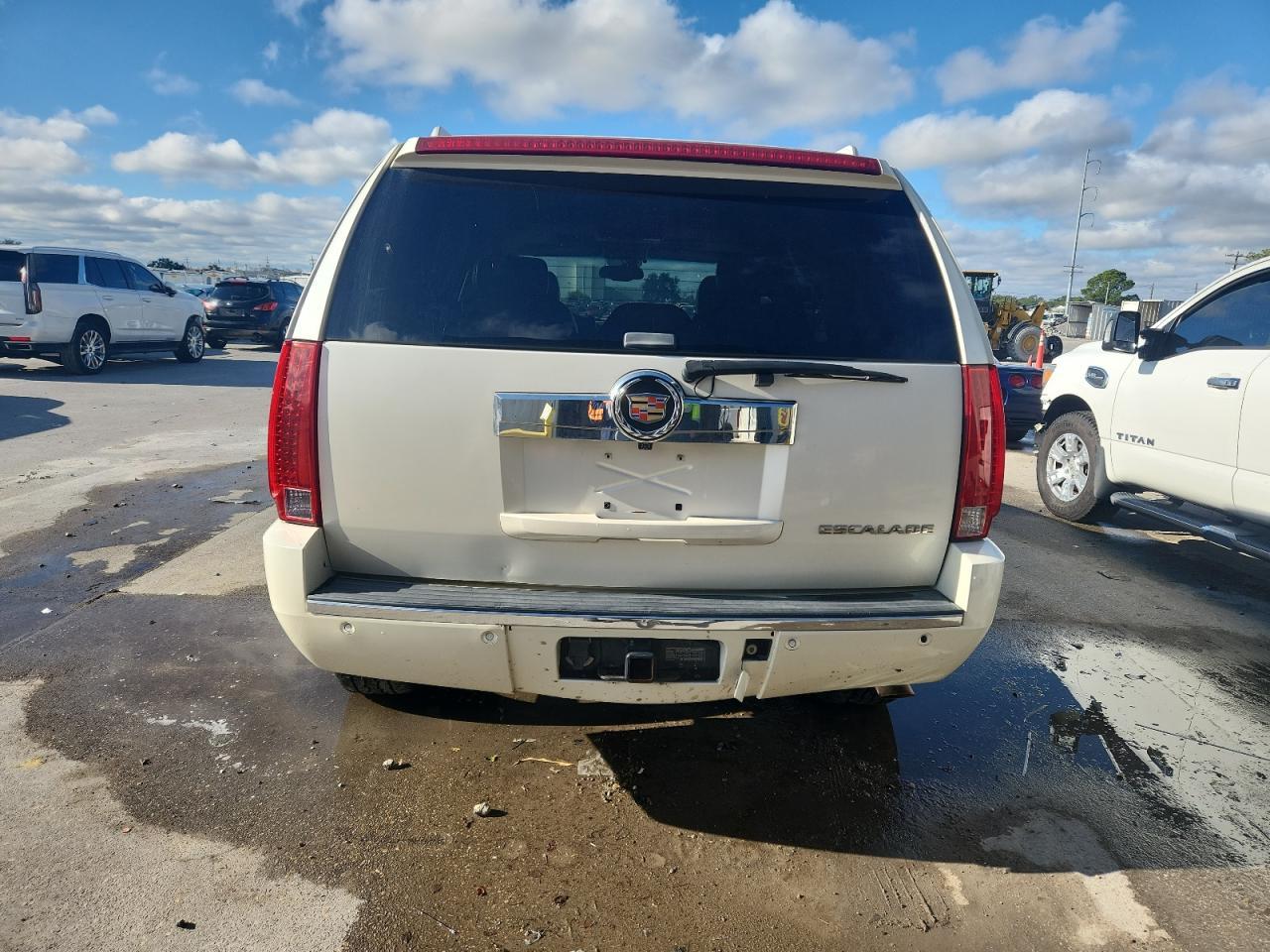 2008 Cadillac Escalade Luxury - Image 6