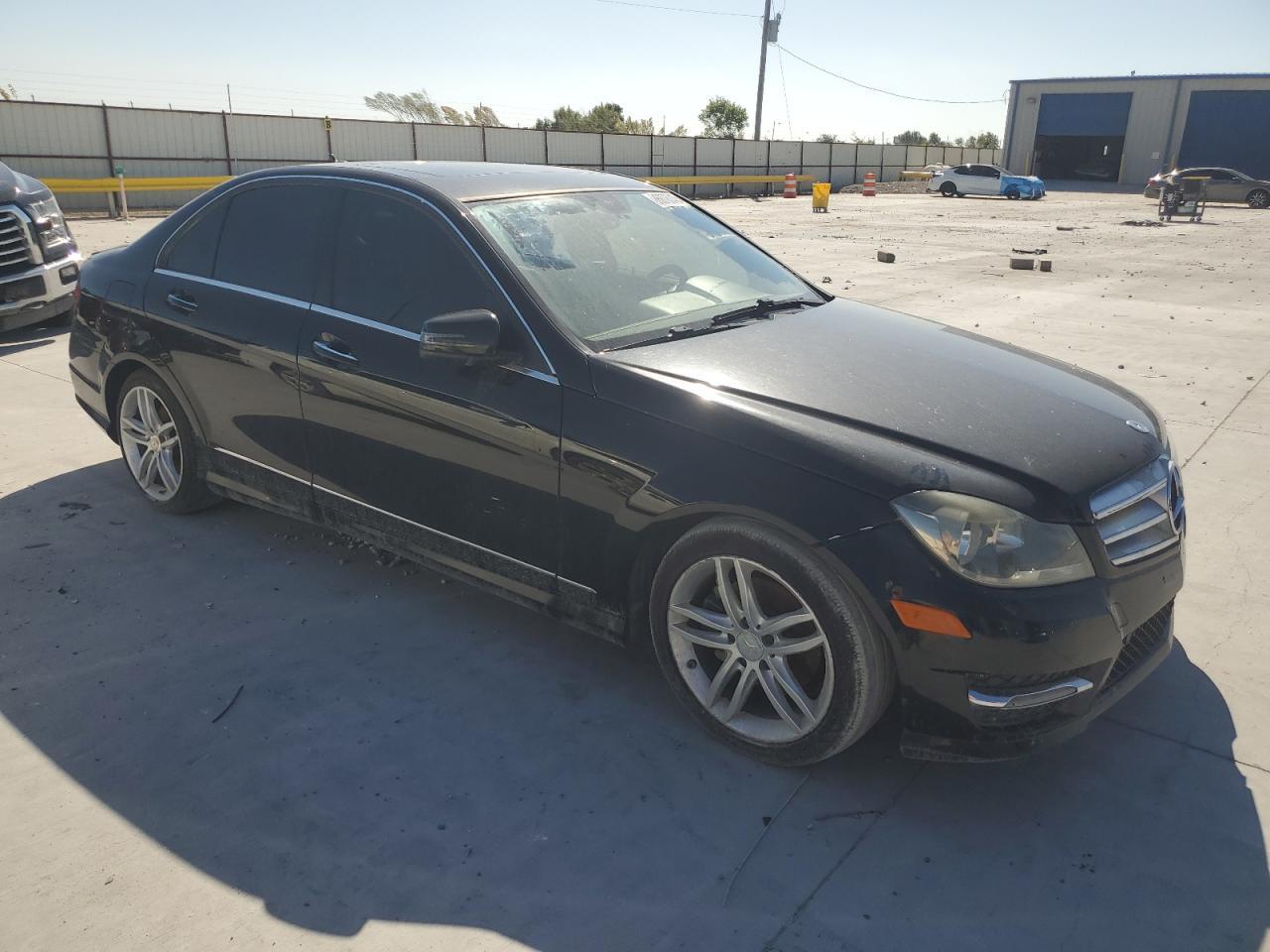 2014 Mercedes-Benz C 250 - Image 4