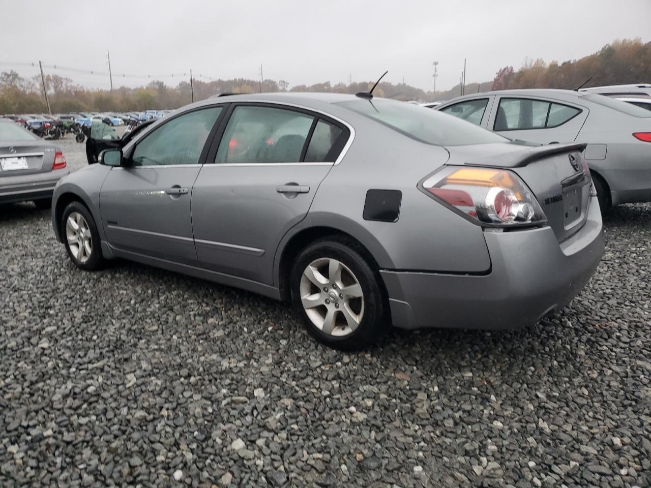 2007 Nissan Altima Hybrid - Image 2