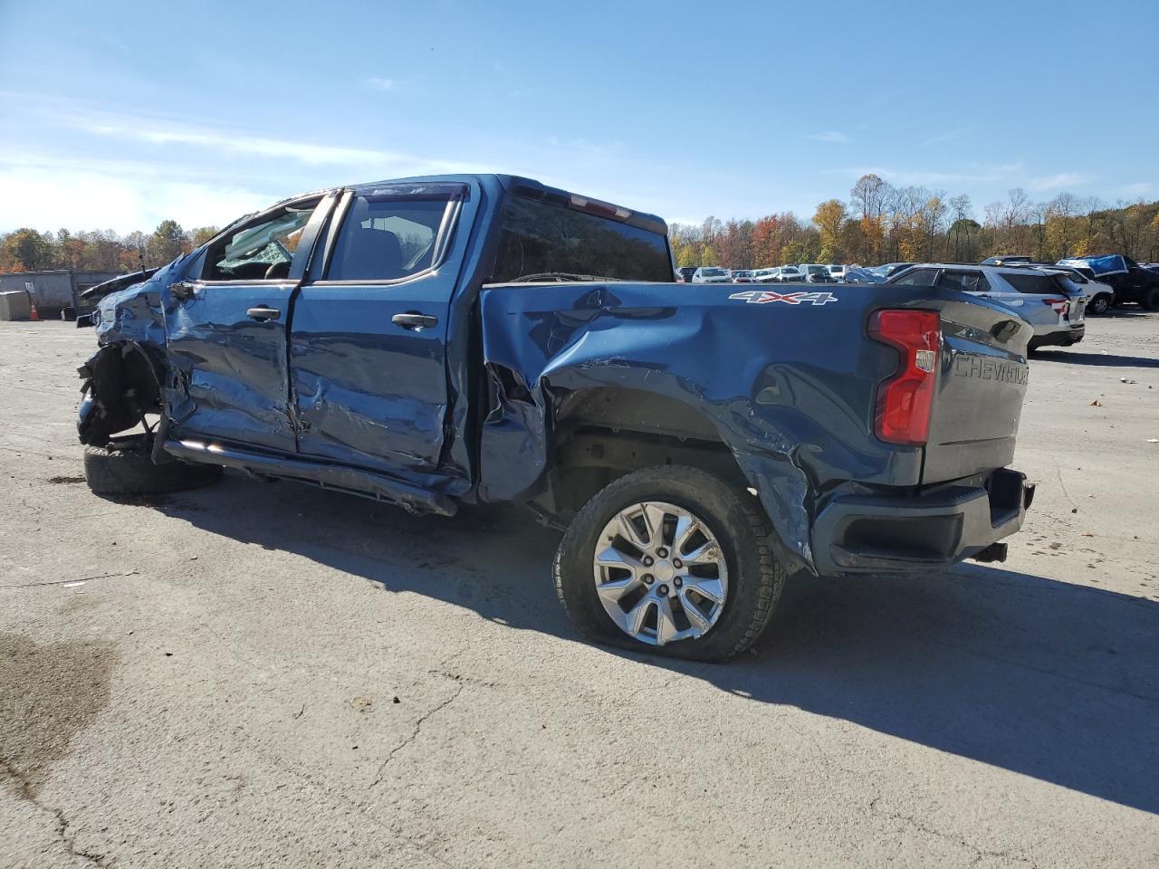 2019 Chevrolet Silverado K1500 Custom - Фото 2