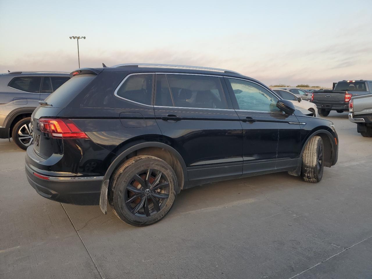 2024 Volkswagen Tiguan Se - Фото 3