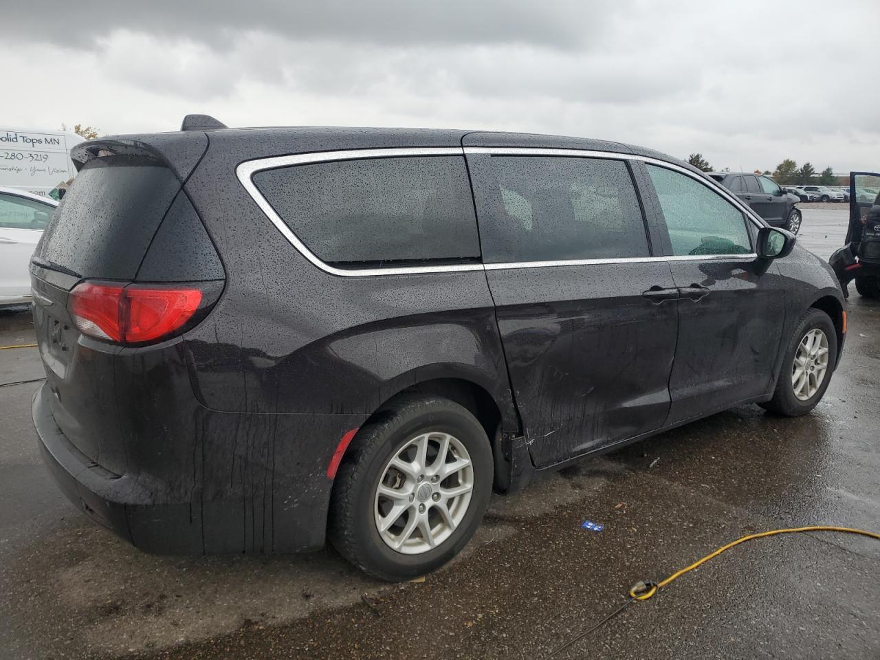 2017 Chrysler Pacifica Touring - Фото 3