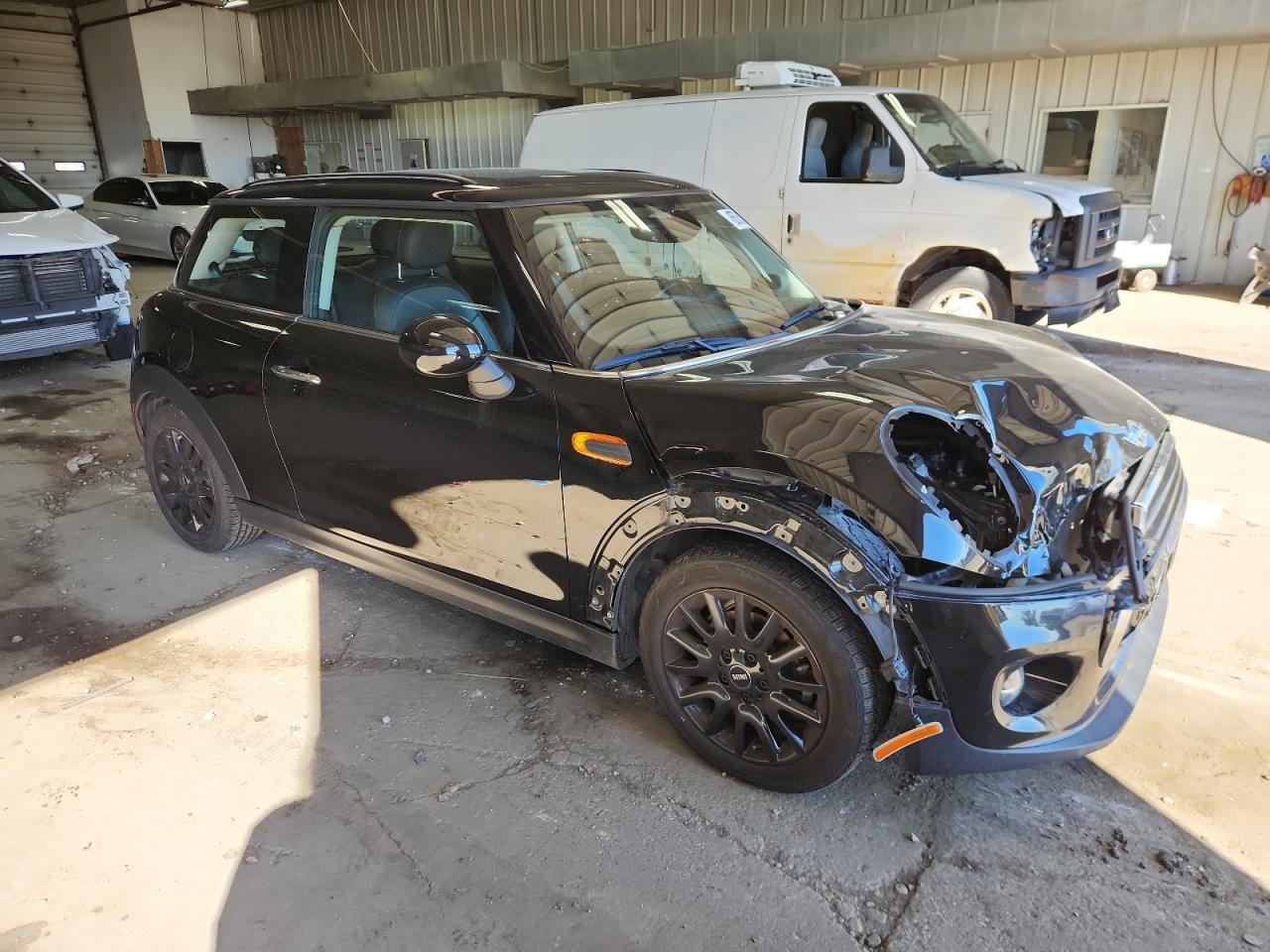 2017 Mini Cooper - Image 4