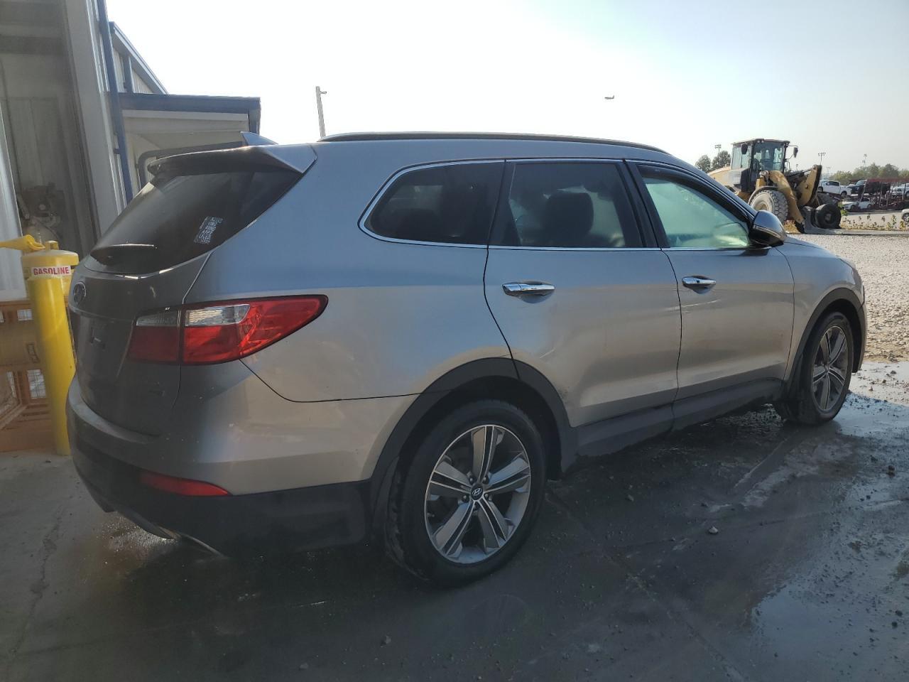 2016 Hyundai Santa Fe Se - Image 3
