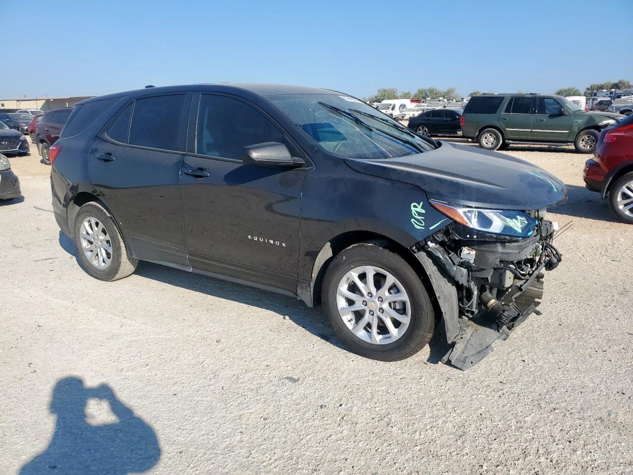 2021 Chevrolet Equinox Ls - Image 4