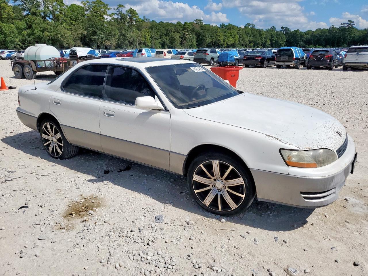 1995 Lexus Es 300 - Image 4
