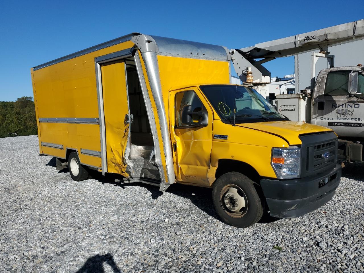 2023 Ford Econoline E350 Super Duty Cutaway Van - Фото 4