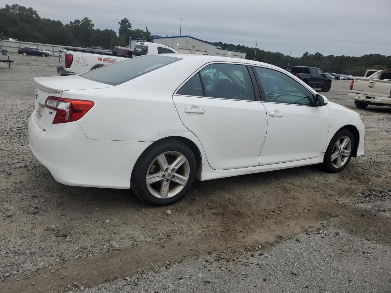 2014 Toyota Camry L - Image 3