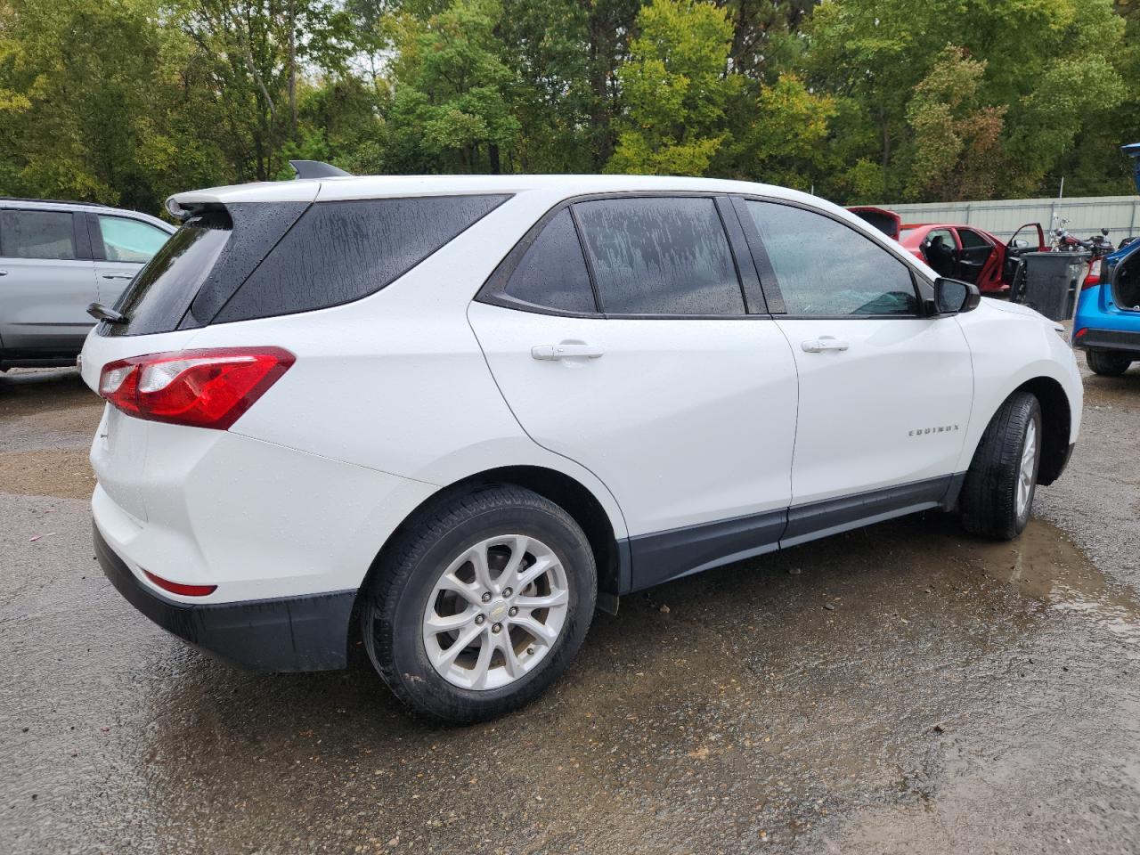 2019 Chevrolet Equinox Ls - Фото 3