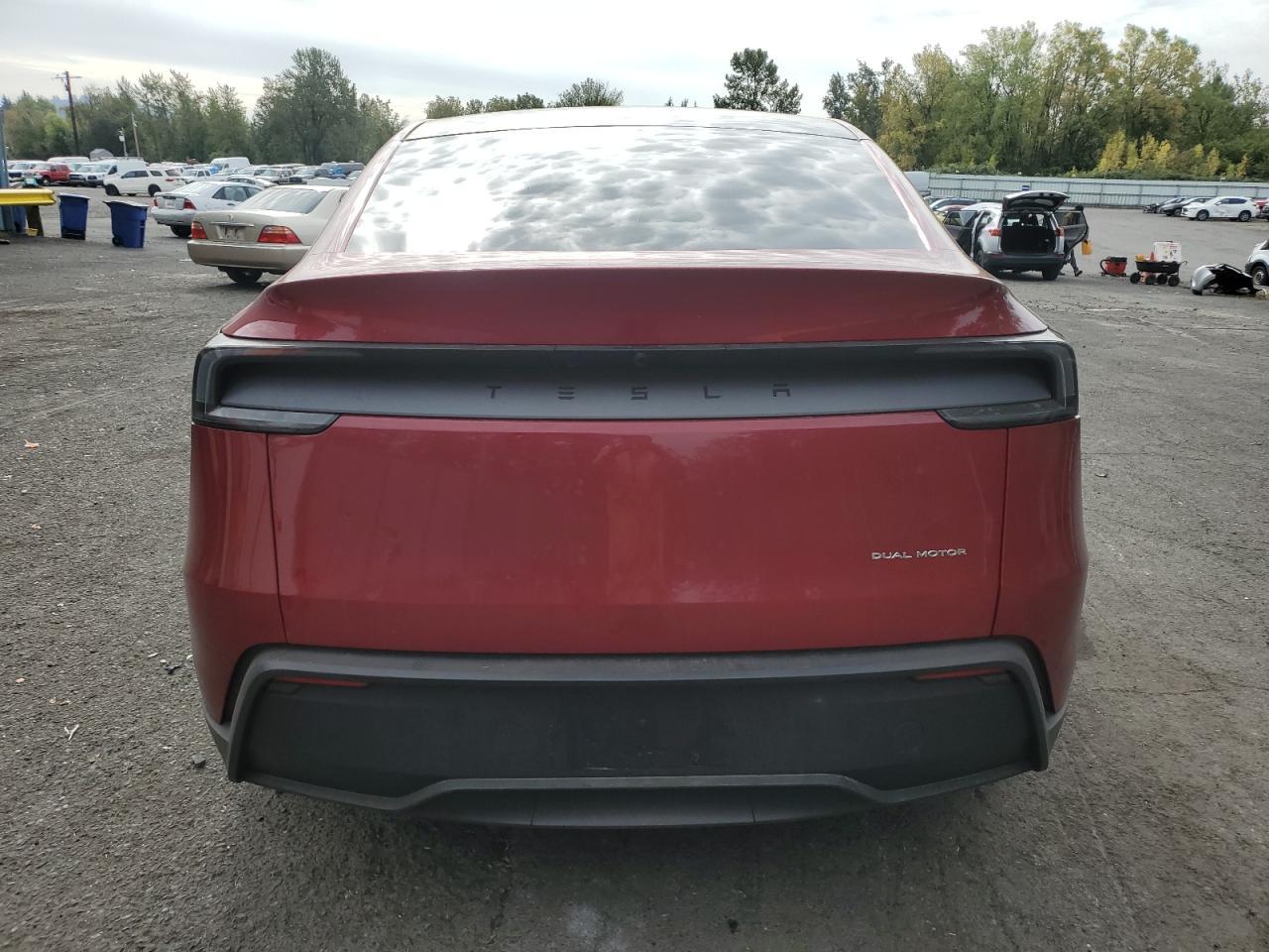 2026 Tesla Model Y - Фото 6