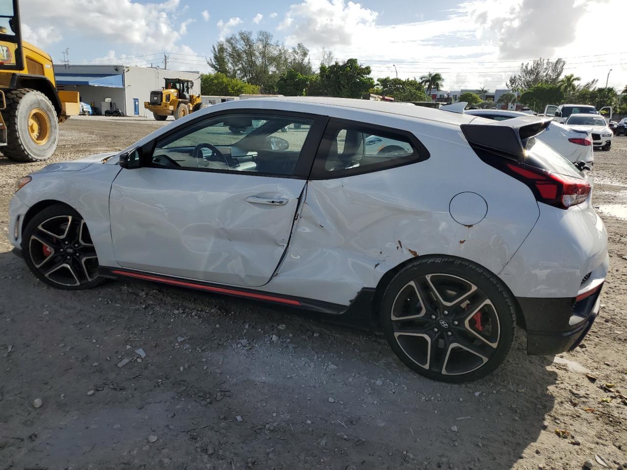 2021 Hyundai Veloster N - Фото 2