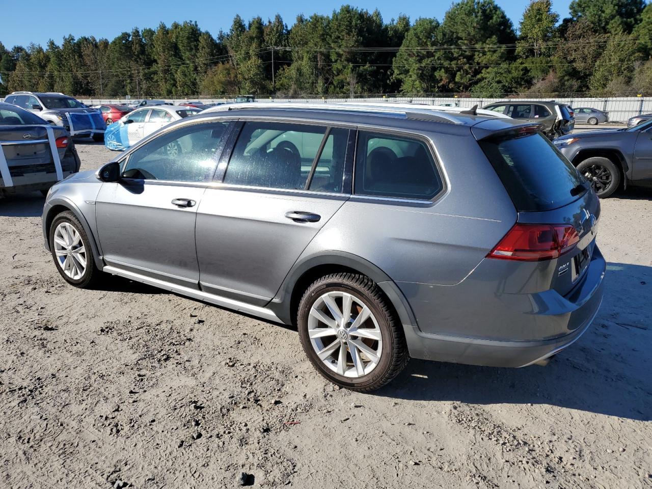 2017 Volkswagen Golf Alltrack S - Фото 2