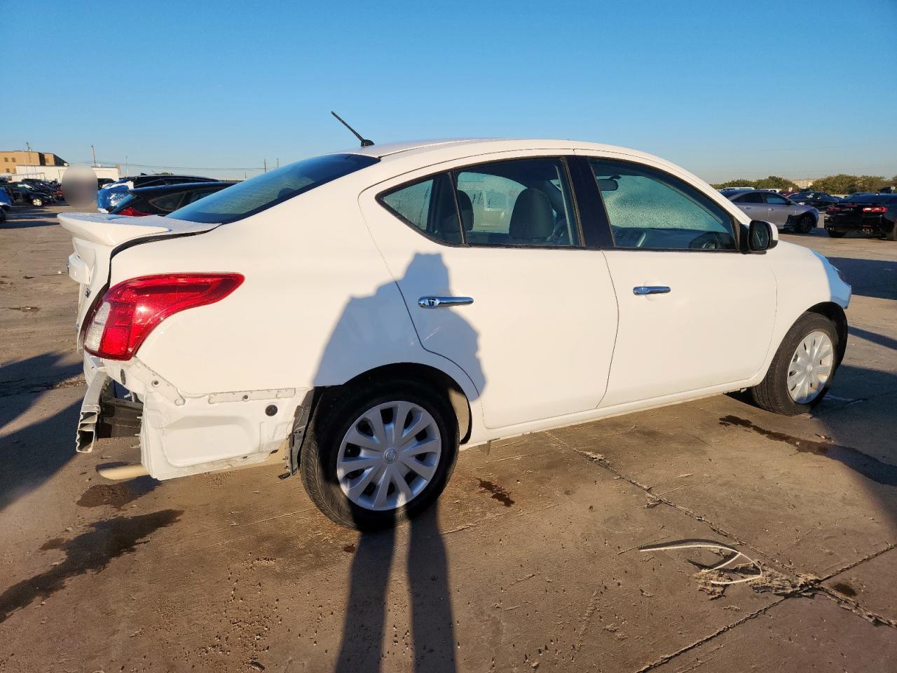 2014 Nissan Versa S - Фото 3