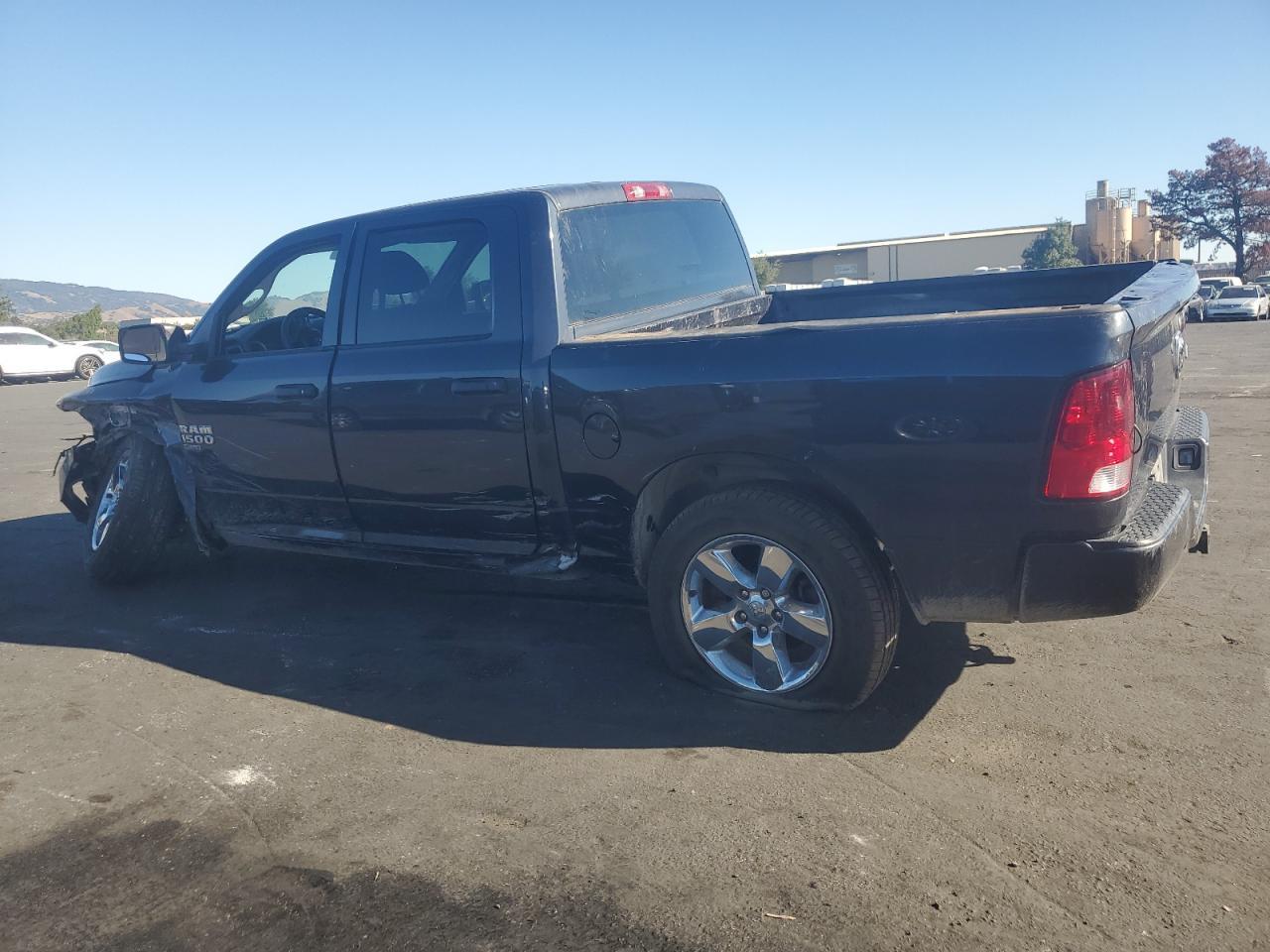 2019 Ram 1500 Classic Tradesman - Фото 2