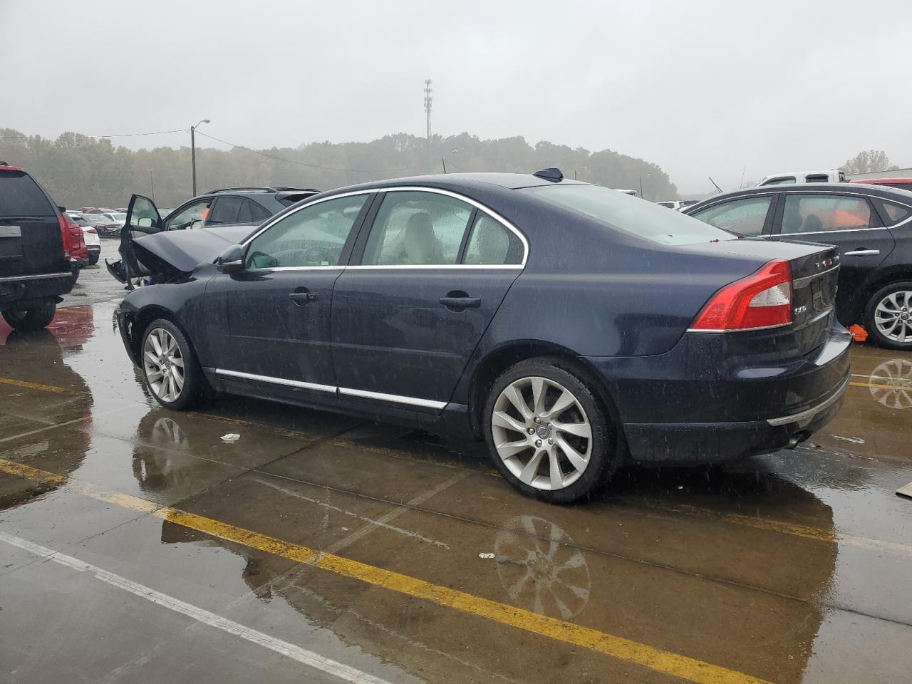 2016 Volvo S80 Premier - Image 2
