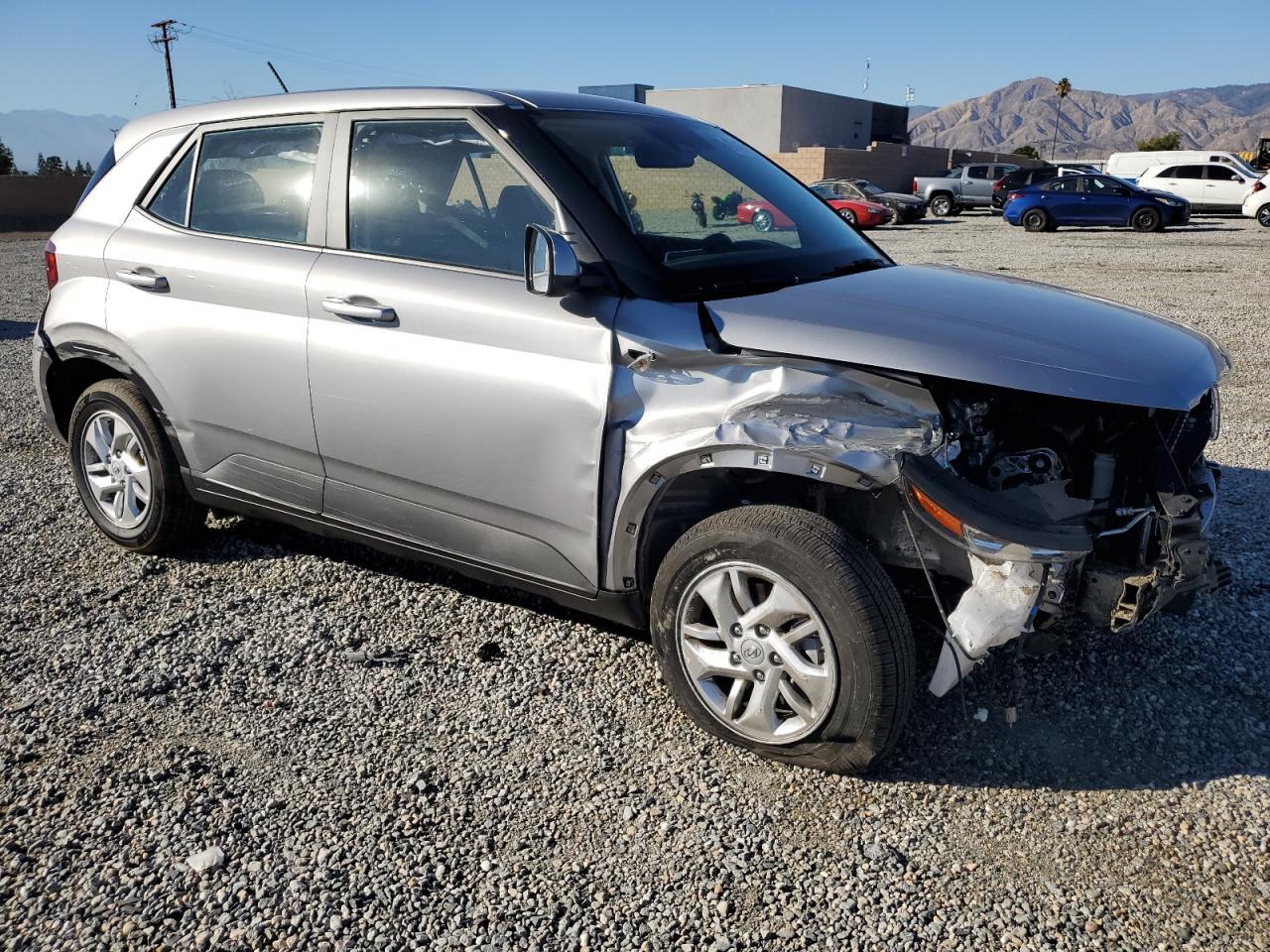 2025 Hyundai Venue Se - Image 4