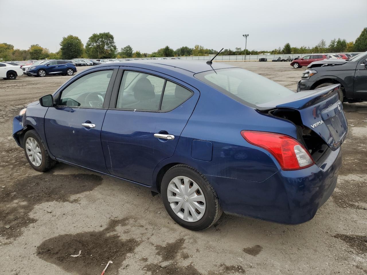 2018 Nissan Versa S - Фото 2