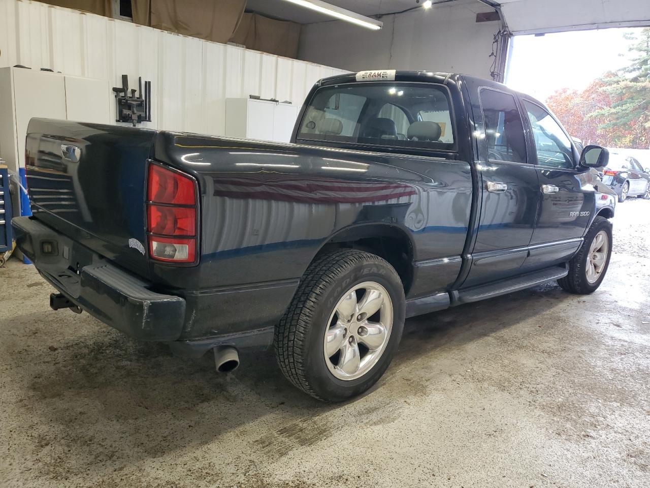 2004 Dodge Ram 1500 - Фото 3
