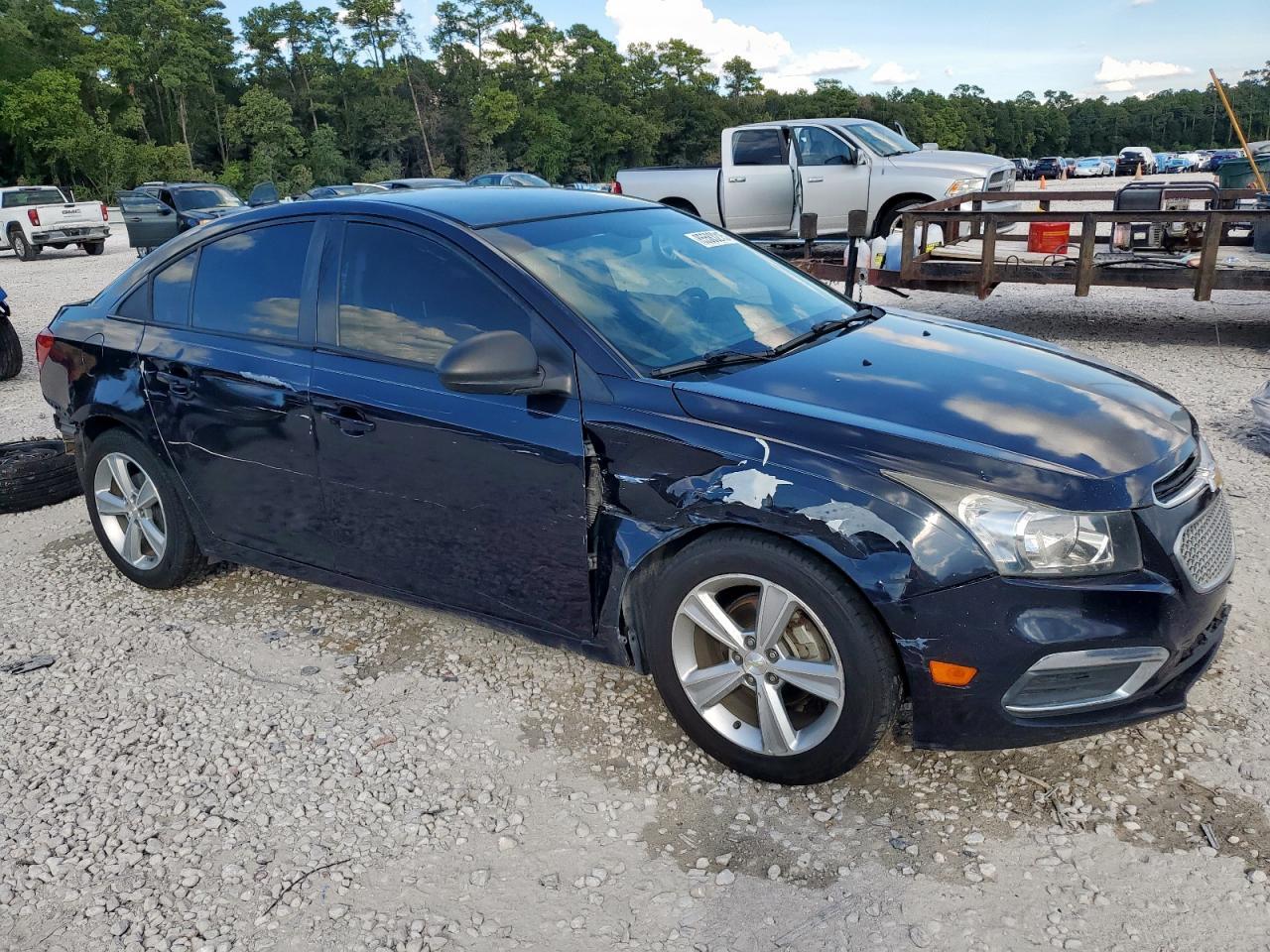 2015 Chevrolet Cruze Ls - Image 4
