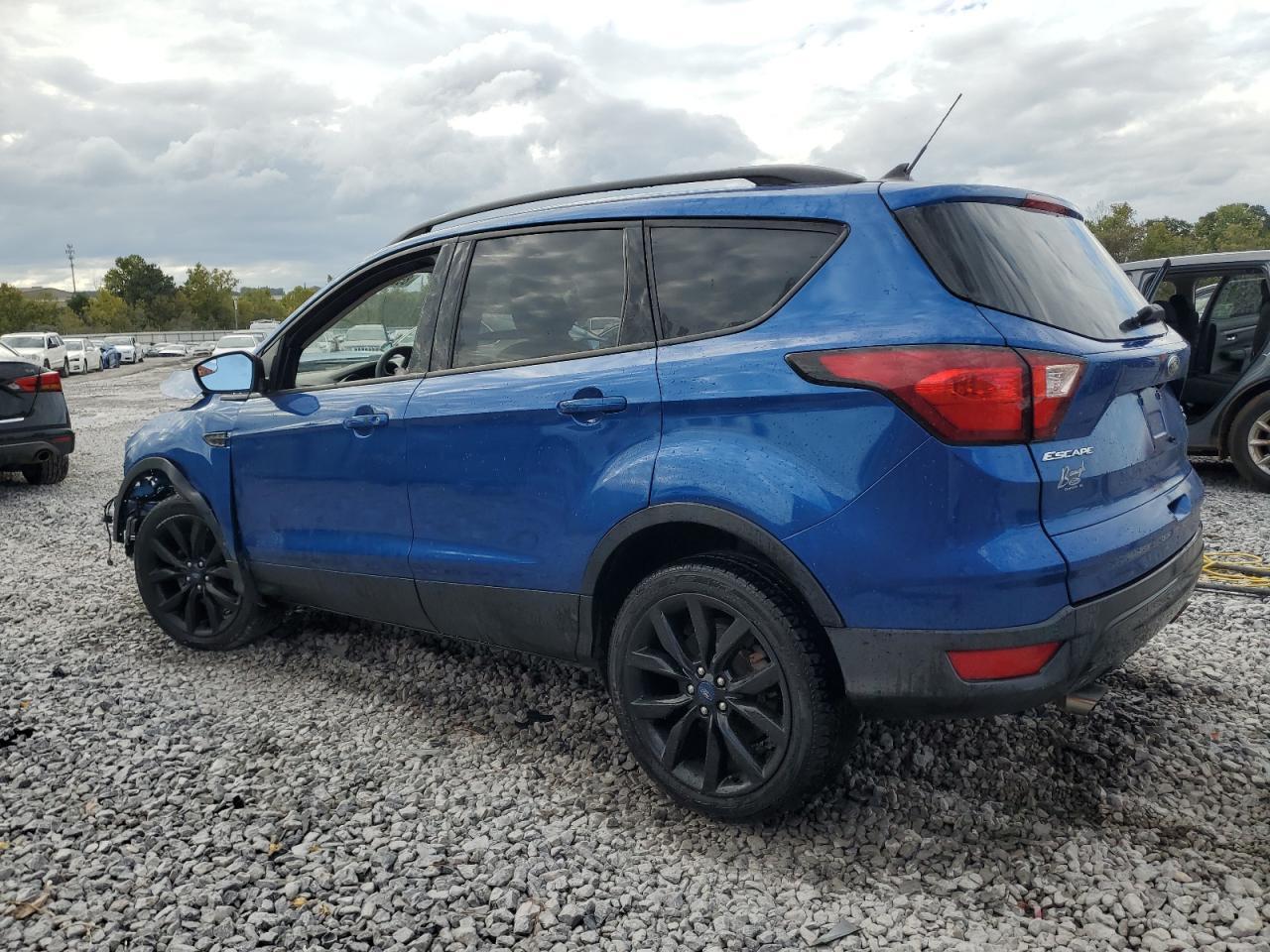 2019 Ford Escape Se - Фото 2