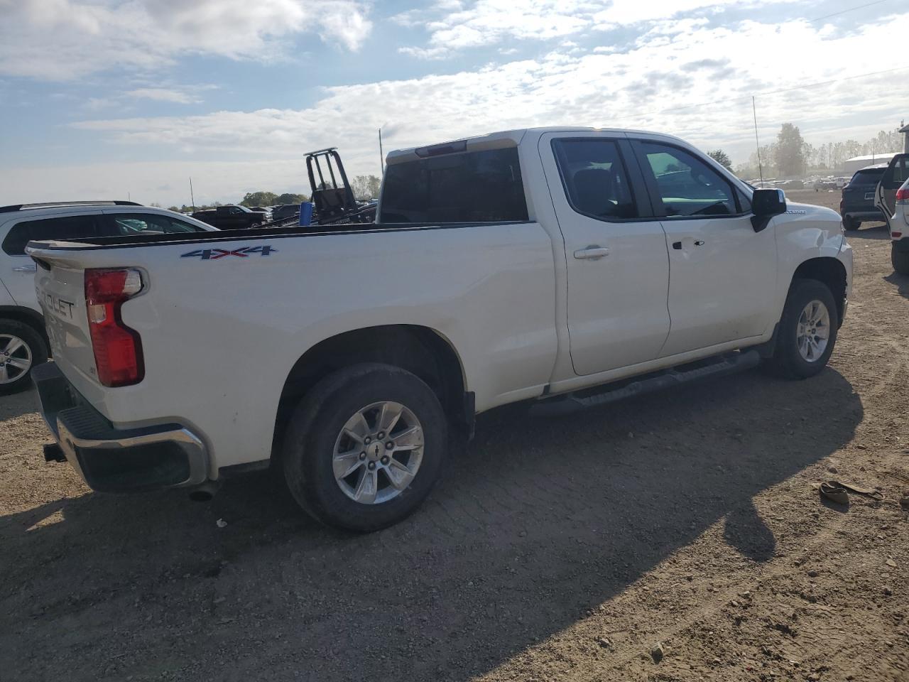 2020 Chevrolet Silverado K1500 Lt - Фото 3