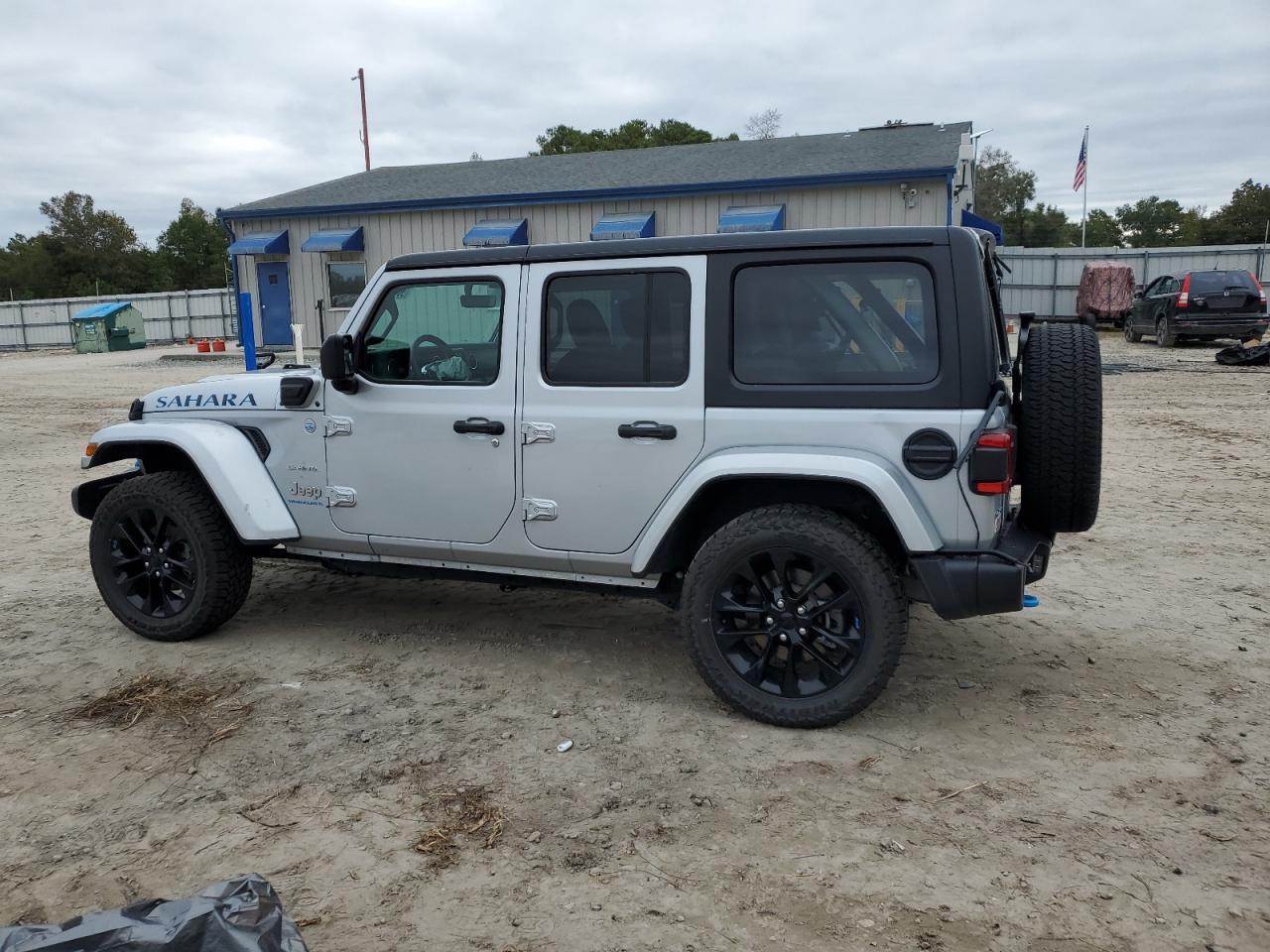 2023 Jeep Wrangler Sahara 4Xe - Фото 2
