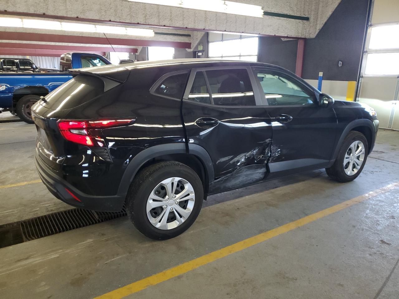 2024 Chevrolet Trax Ls - Image 3