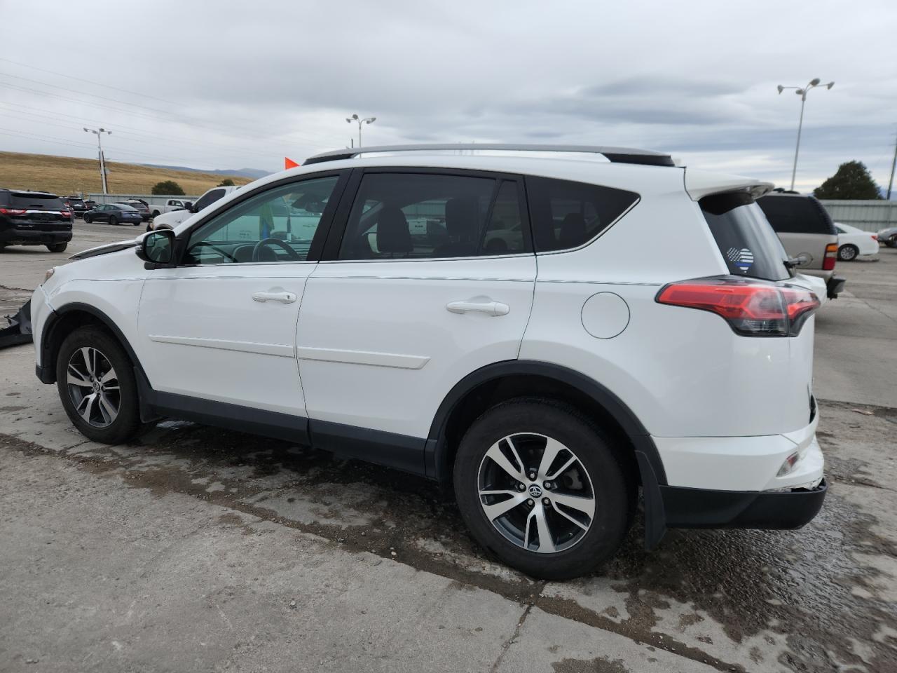 2017 Toyota Rav4 Xle - Image 2